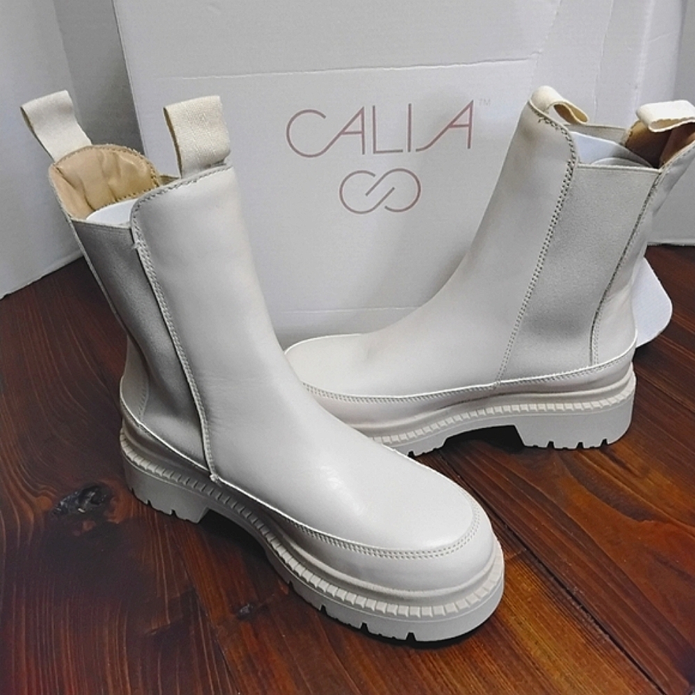 CALIA by Carrie Underwood White Ankle Boots